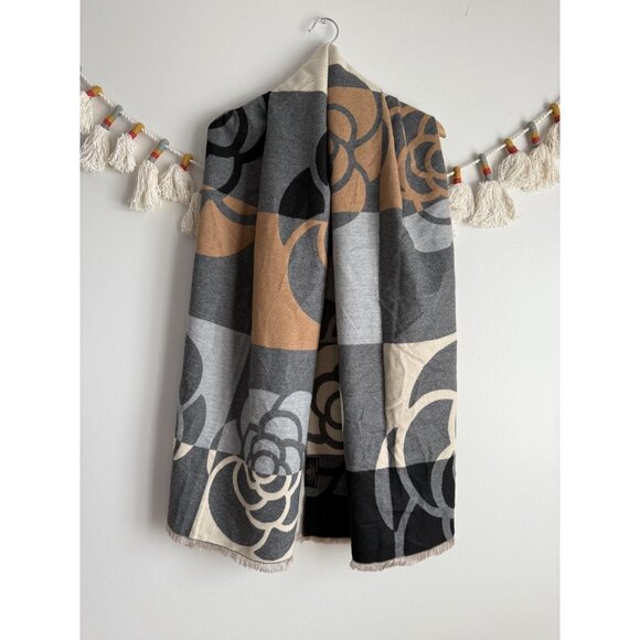 Pia Rossini 100% Cashmere Eden Scarf Grey/Camel Oblong Floral Motif Cozy Winter - Picture 1 of 7